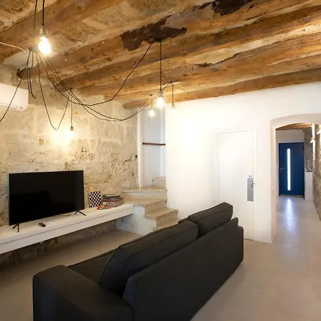 Casa Reformada Junto Al De * Banyoles